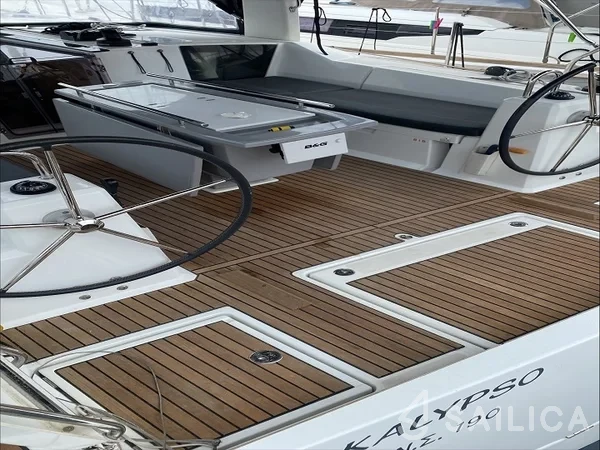 Oceanis 41.1 - Yacht Charter Sailica