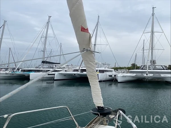 Oceanis 41.1 - Yacht Charter Sailica