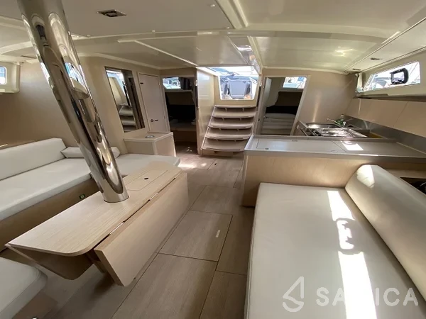 Oceanis 41.1 - Yacht Charter Sailica