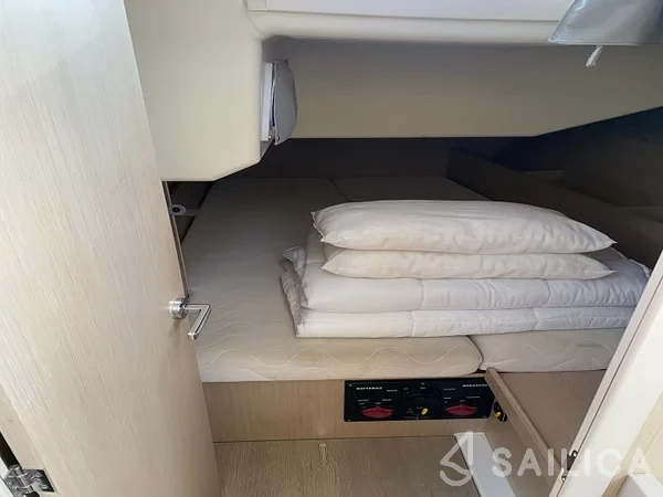 Oceanis 41.1 - Yacht Charter Sailica