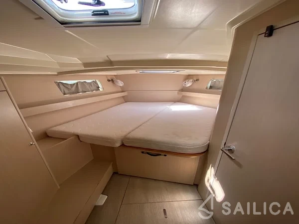 Oceanis 41.1 - Yacht Charter Sailica