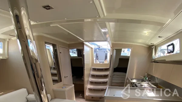 Oceanis 41.1 - Yacht Charter Sailica