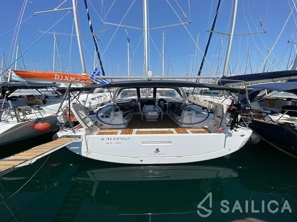 Oceanis 41.1 - Yacht Charter Sailica