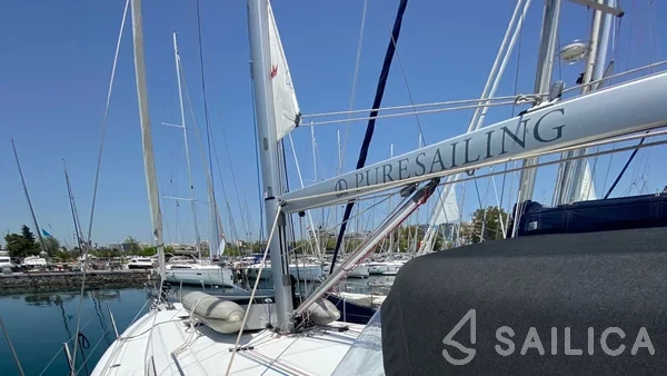 Oceanis 41.1 - Yacht Charter Sailica