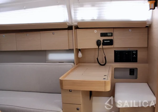 Dufour 360 GL - Yacht Charter Sailica