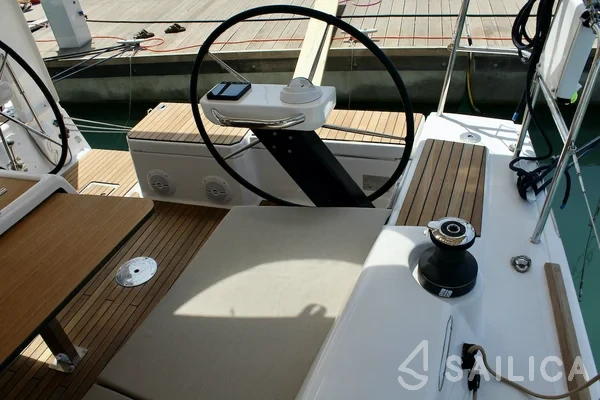 Dufour 360 GL - Yacht Charter Sailica