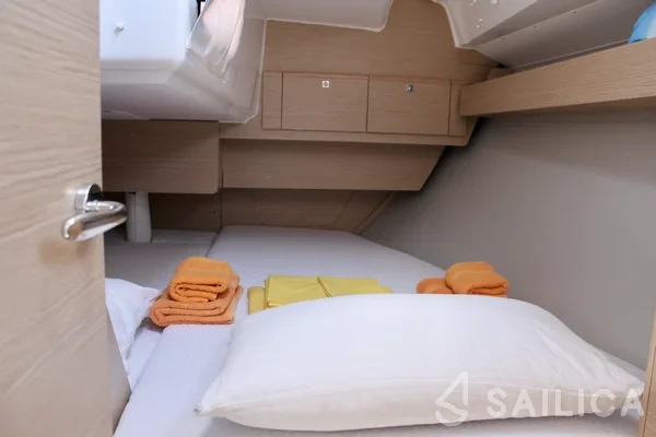 Dufour 360 GL - Yacht Charter Sailica