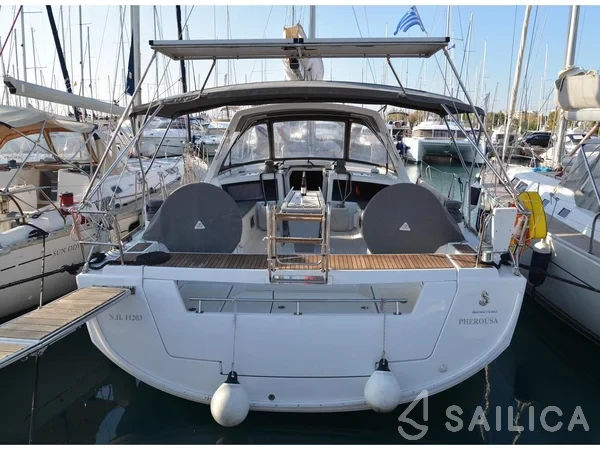 Oceanis 48 - Photo #14 Oceanis 48 - Yacht Charter Sailica