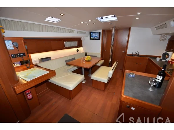 Oceanis 48 - Photo #18 Oceanis 48 - Yacht Charter Sailica