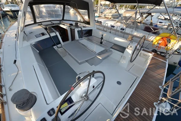 Oceanis 48 - Photo #27 Oceanis 48 - Yacht Charter Sailica