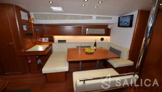 Oceanis 48 - Photo #36 Oceanis 48 - Yacht Charter Sailica