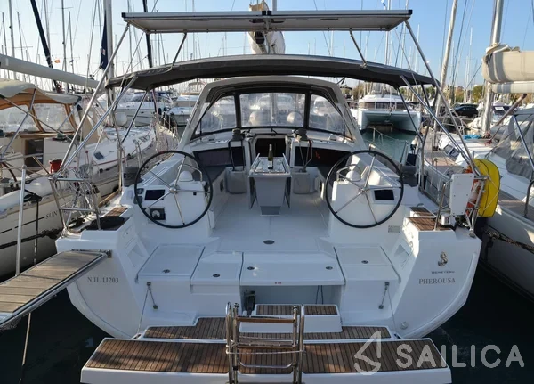 Oceanis 48 - Photo #26 Oceanis 48 - Yacht Charter Sailica