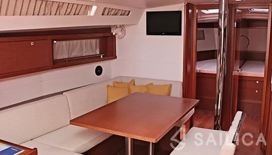 Oceanis 48 - Photo #34 Oceanis 48 - Yacht Charter Sailica