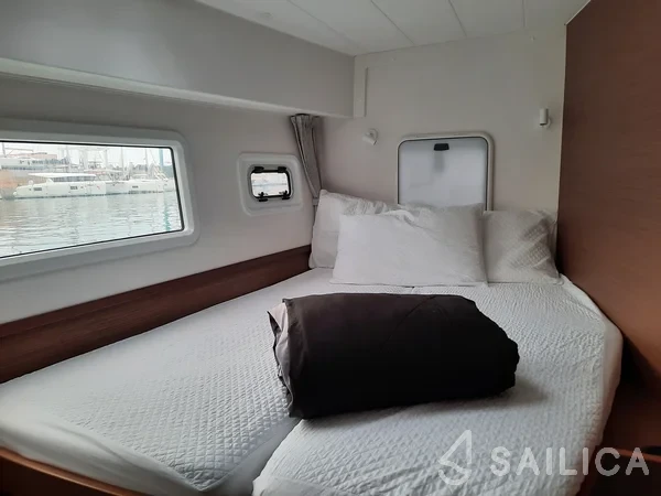 Lagoon 42 - Yacht Charter Sailica