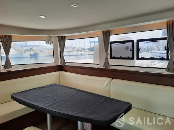 Lagoon 42 - Yacht Charter Sailica