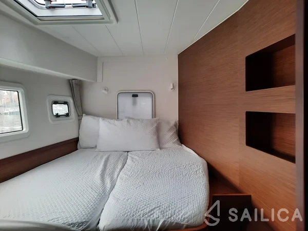 Lagoon 42 - Yacht Charter Sailica