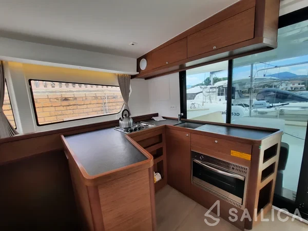 Lagoon 42 - Yacht Charter Sailica