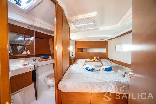 Sun Odyssey 410 - Yacht Charter Sailica