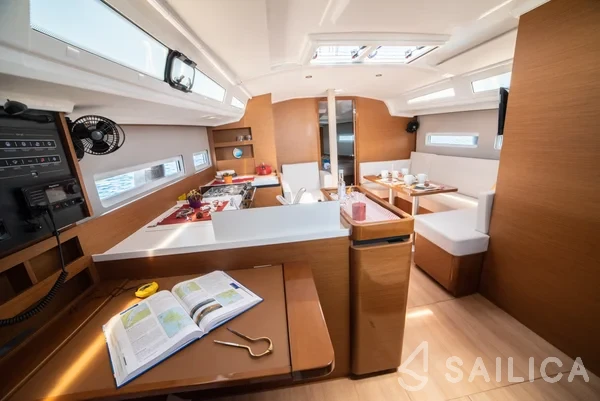 Sun Odyssey 410 - Yacht Charter Sailica