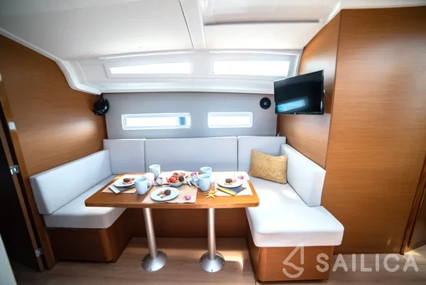 Sun Odyssey 410 - Yacht Charter Sailica