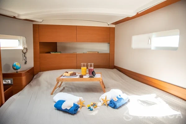 Sun Odyssey 410 - Yacht Charter Sailica