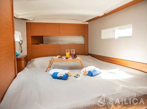 Sun Odyssey 410 - Yacht Charter Sailica