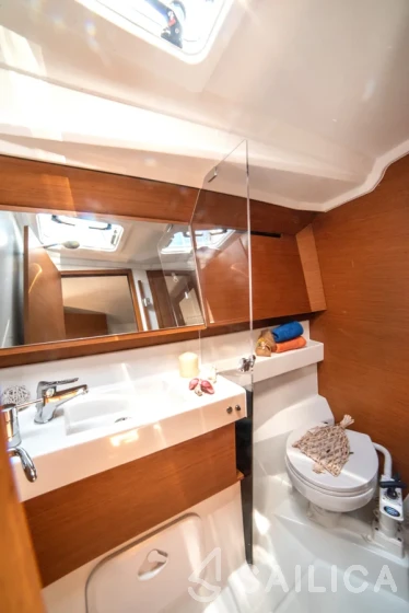 Sun Odyssey 410 - Yacht Charter Sailica