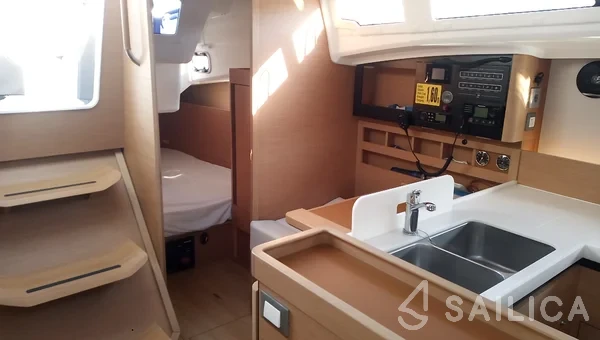 Sun Odyssey 410 - Yacht Charter Sailica