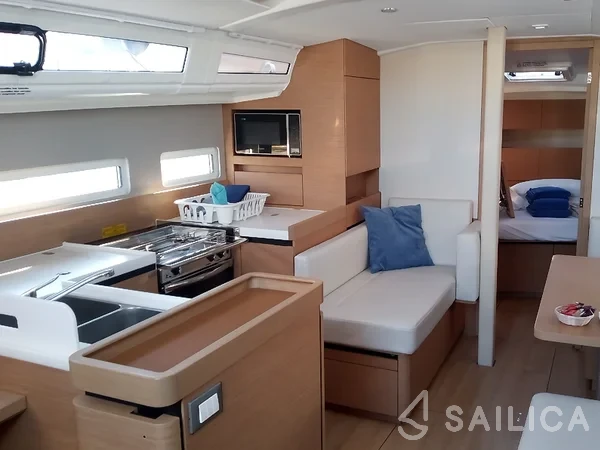 Sun Odyssey 410 - Yacht Charter Sailica
