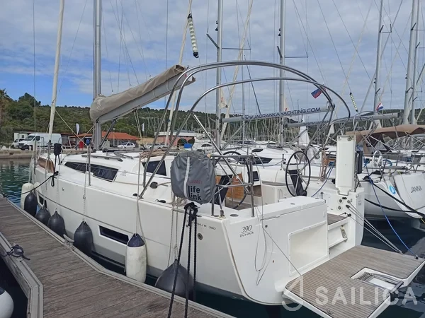 Dufour 390 Grand Large - Yacht Charter Sailica