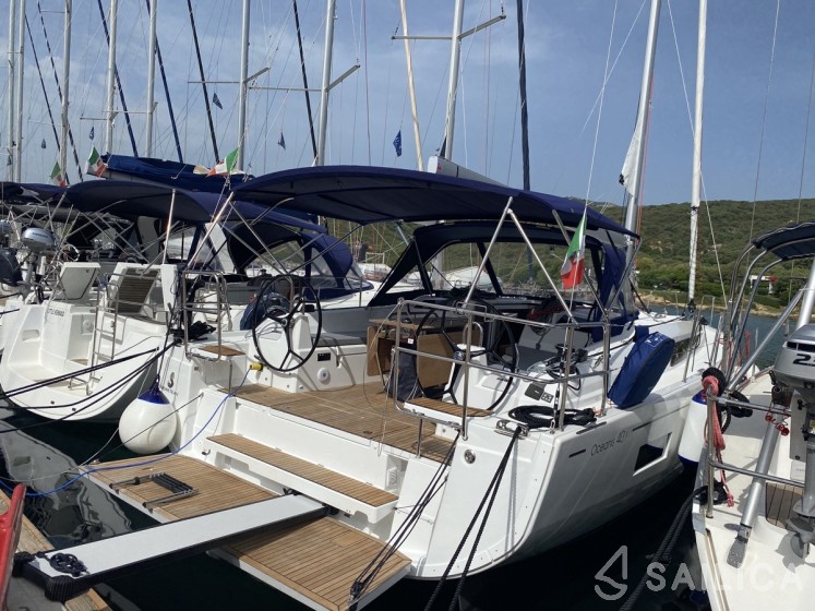 Oceanis 40.1 - Yacht Charter Sailica