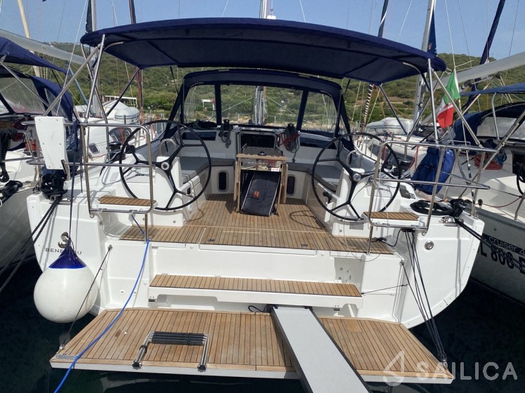 Oceanis 40.1 - Yacht Charter Sailica