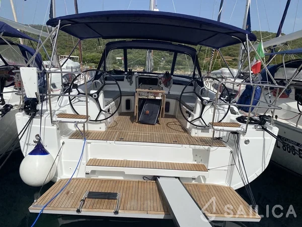 Oceanis 40.1 - Yacht Charter Sailica