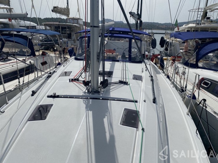 Oceanis 40.1 - Yacht Charter Sailica
