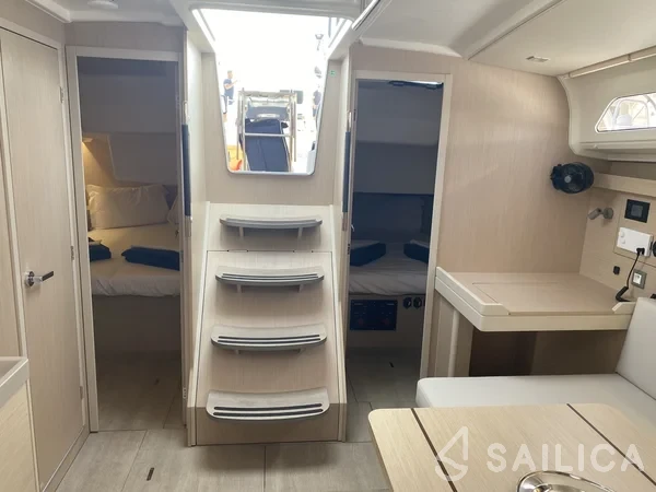 Oceanis 40.1 - Yacht Charter Sailica