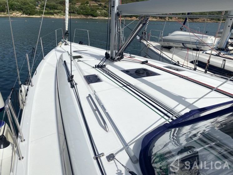 Oceanis 40.1 - Yacht Charter Sailica