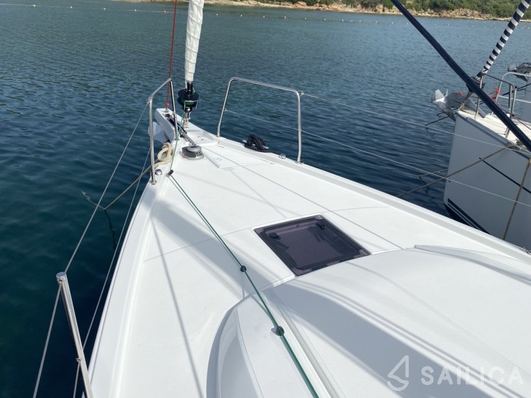 Oceanis 40.1 - Yacht Charter Sailica
