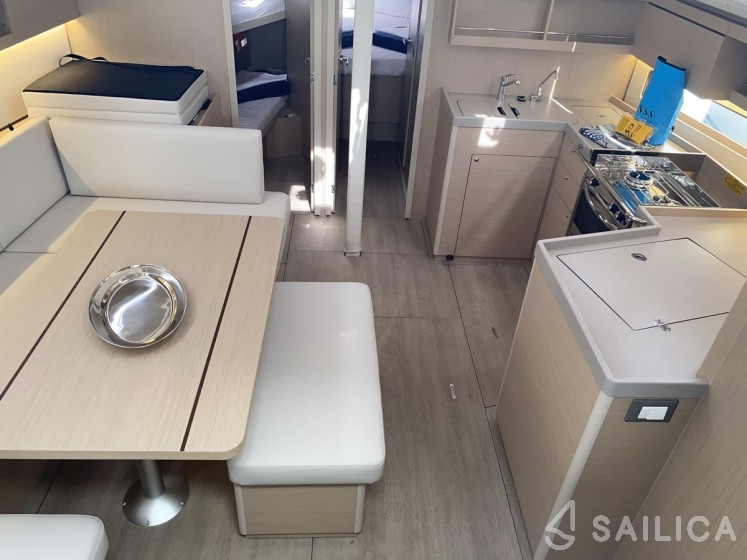 Oceanis 40.1 - Yacht Charter Sailica