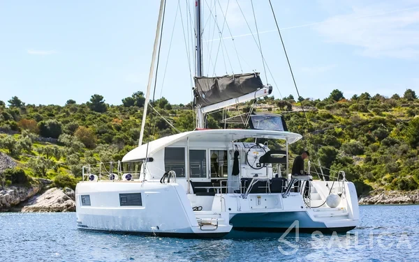 Lagoon 40 - Yacht Charter Sailica