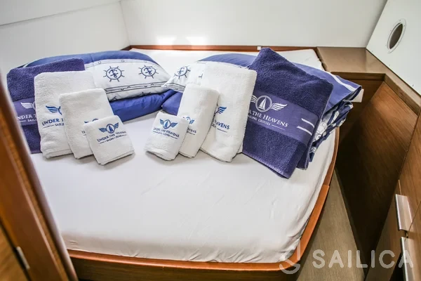 Lagoon 40 - Yacht Charter Sailica