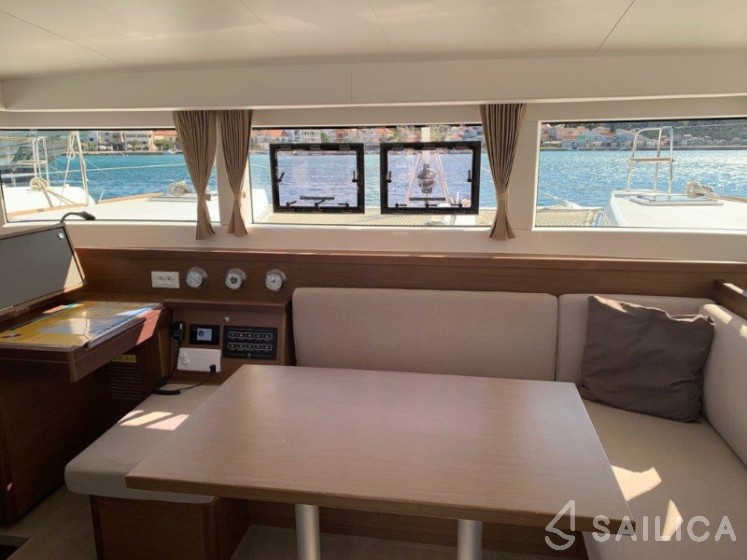 Lagoon 40 - Yacht Charter Sailica