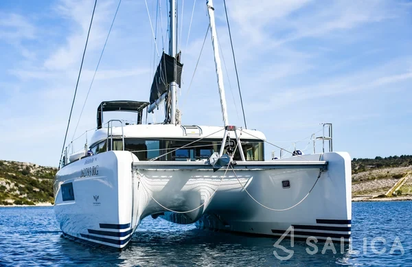 Lagoon 40 - Yacht Charter Sailica
