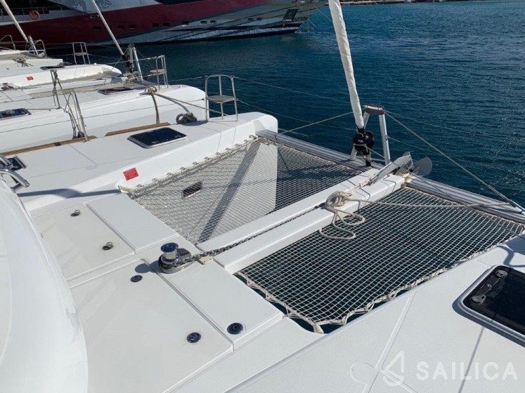 Lagoon 40 - Yacht Charter Sailica