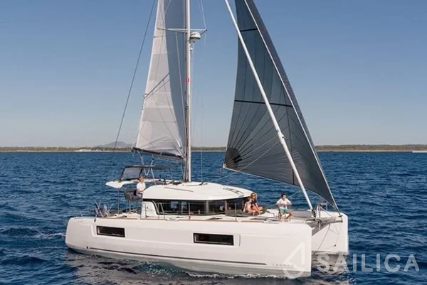 Lagoon 40 - Yacht Charter Sailica