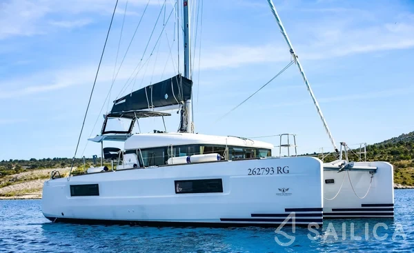 Lagoon 40 - Yacht Charter Sailica