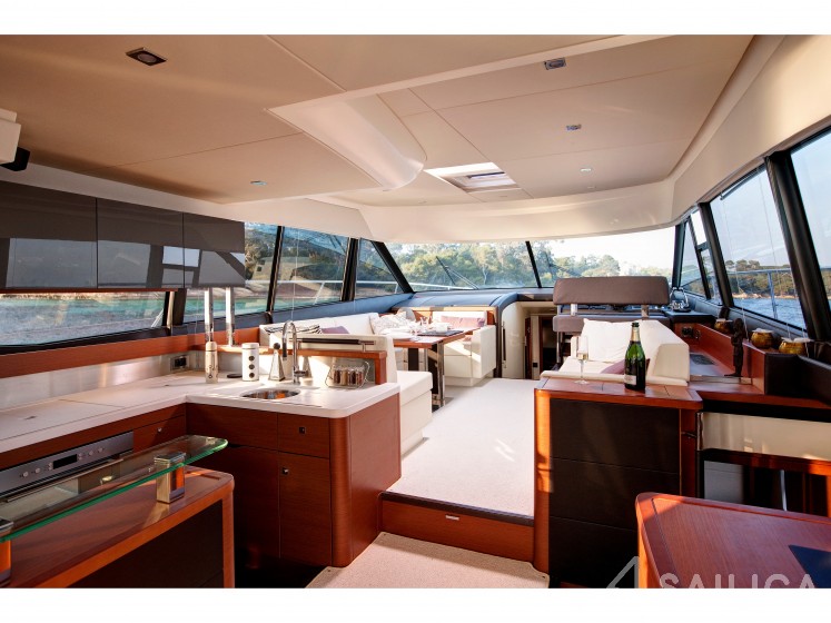 Prestige 550 Fly - Yacht Charter Sailica