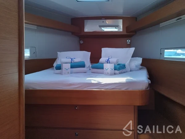 Dufour 430 - Yacht Charter Sailica