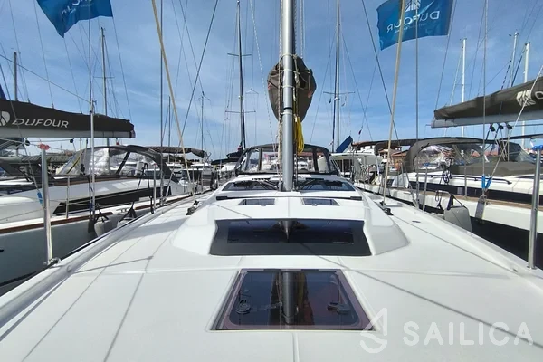 Dufour 430 - Yacht Charter Sailica