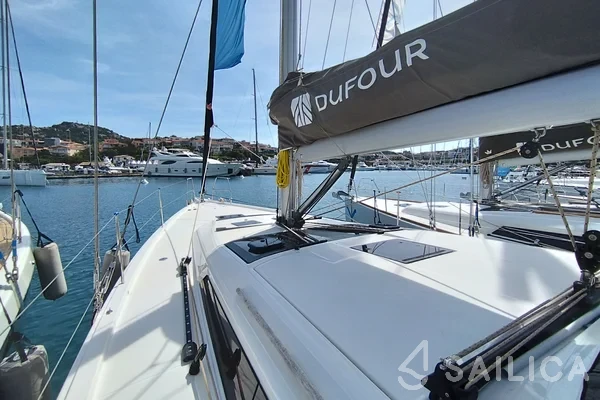 Dufour 430 - Yacht Charter Sailica