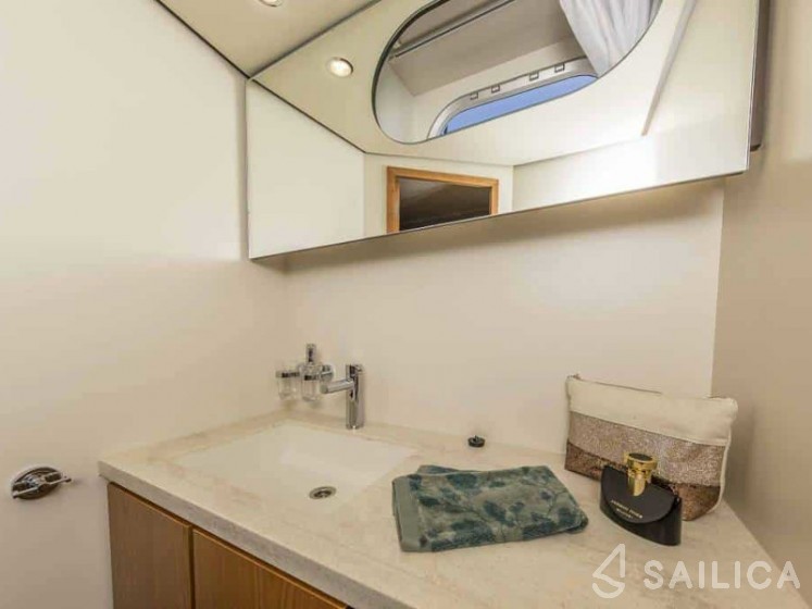 Linssen Grand Sturdy 45.0 AC - Yacht Charter Sailica